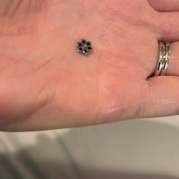 Anatometal Black Cz with pale pink cz center, 14/12g threaded - Picture 5 of 5